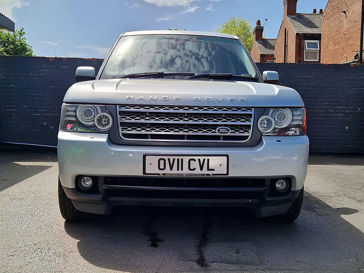 Used 2011 Land Rover Range Rover Vogue Silver - Interior and Exterior details 11