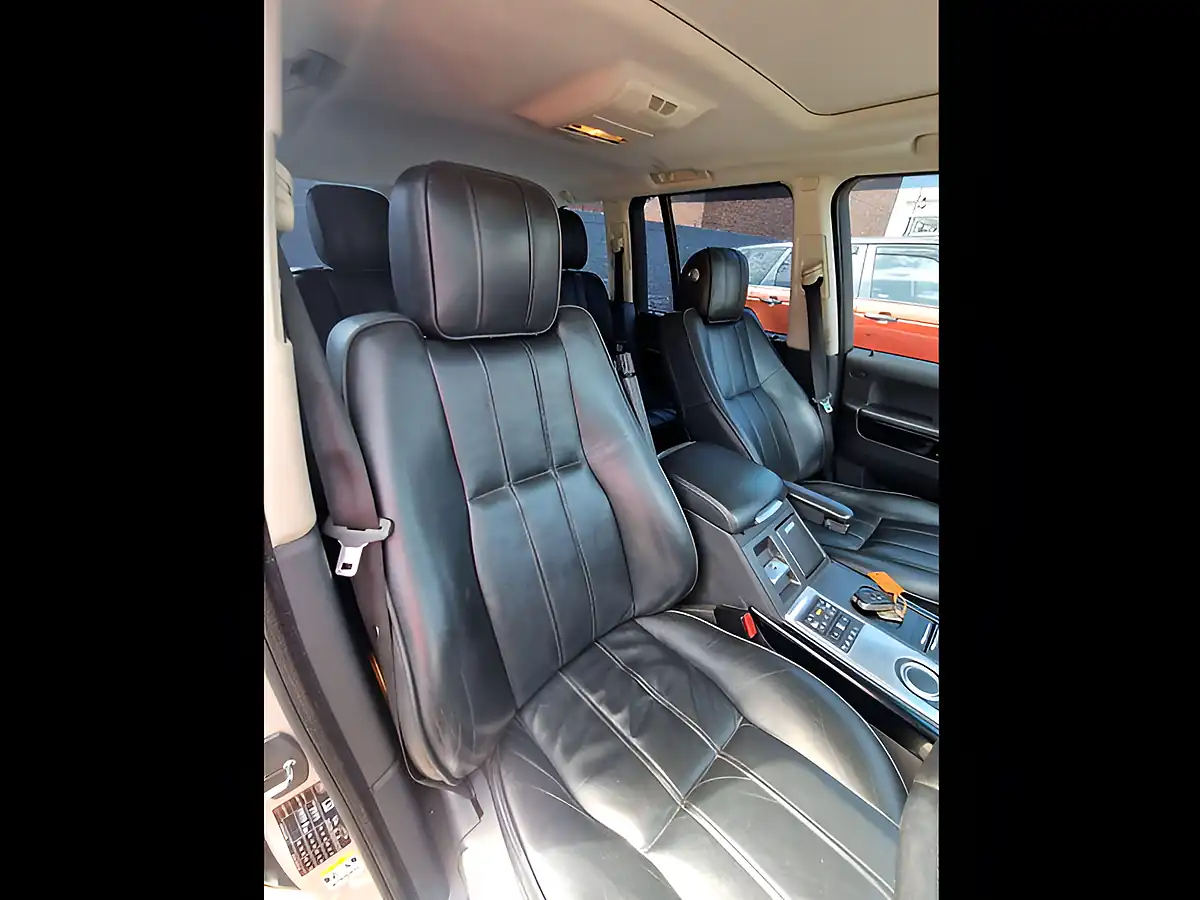 Used 2011 Land Rover Range Rover Vogue Silver - Interior and Exterior details 14