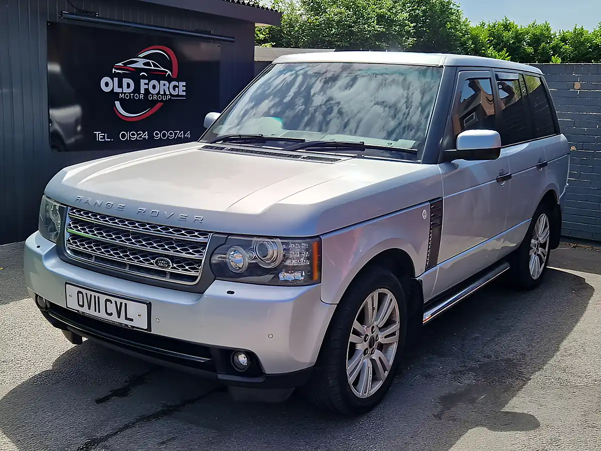Used 2011 Land Rover Range Rover Vogue Silver - Interior and Exterior details 5