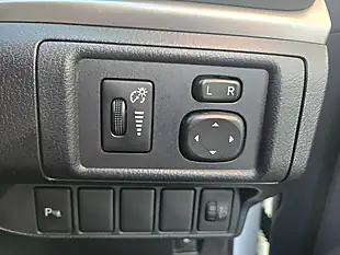Used 2011 Lexus Ct Se-L White - Interior and Exterior details 17