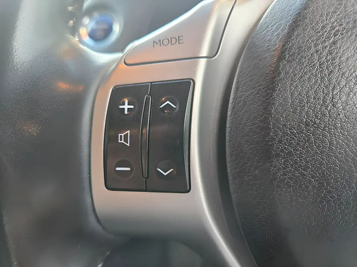 Used 2011 Lexus Ct Se-L White - Interior and Exterior details 18