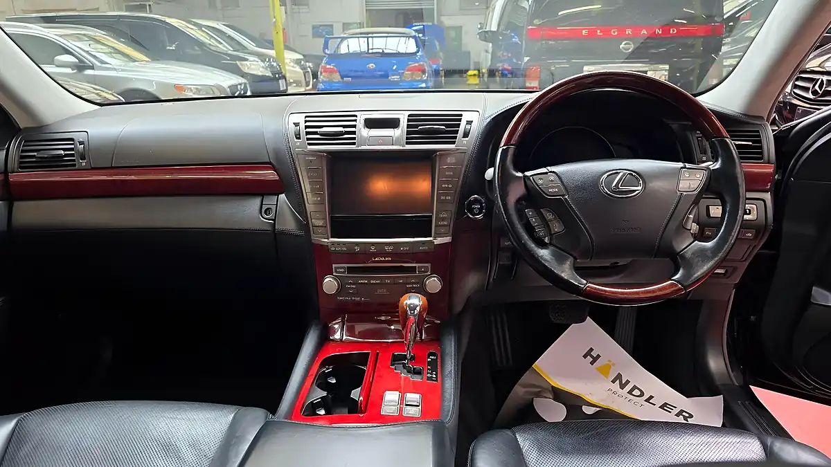 Used 2011 Lexus Ls Premier Lwb Black - Interior and Exterior details 4