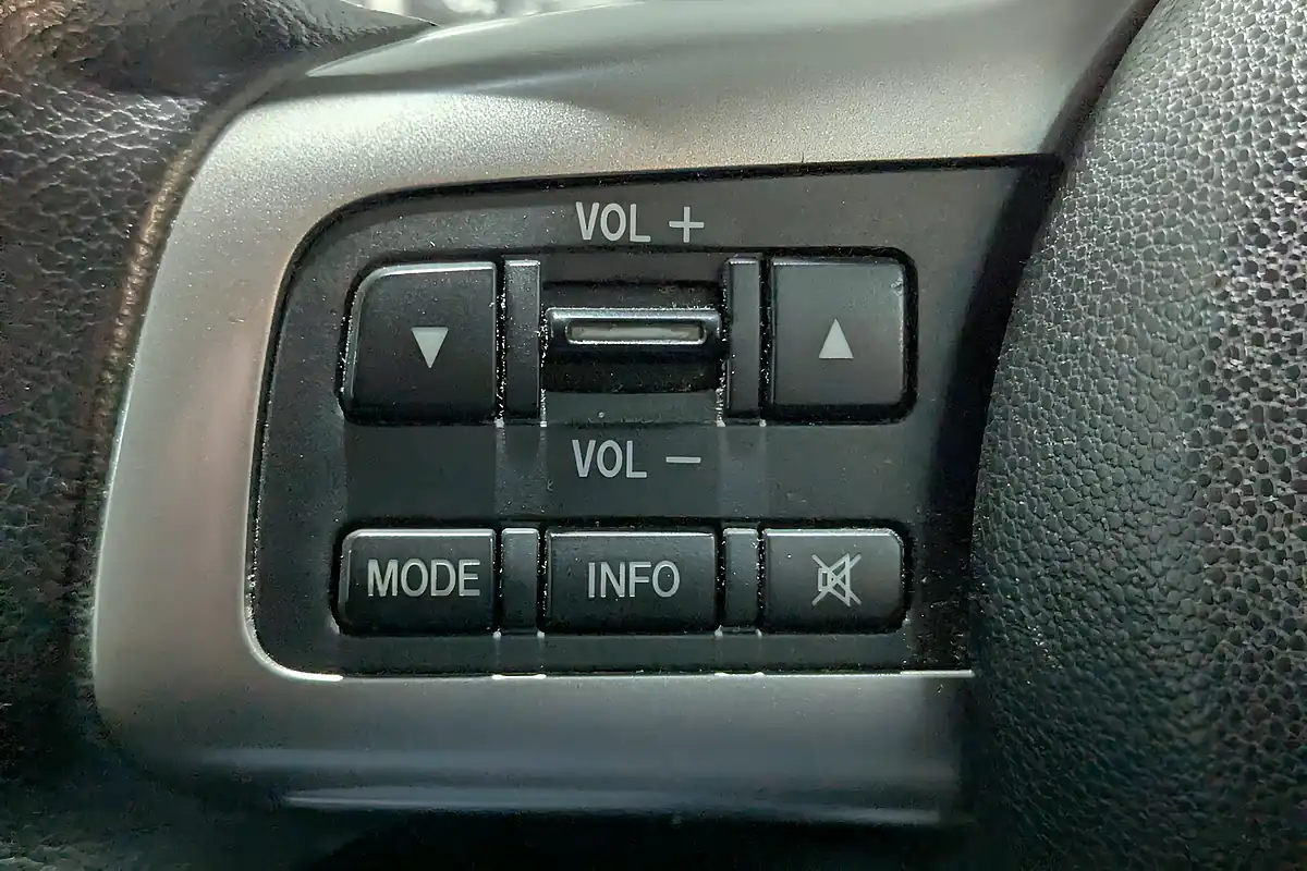 Used 2011 Mazda 2 Takuya Silver - Interior and Exterior details 12