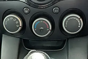 Used 2011 Mazda 2 Takuya Silver - Interior and Exterior details 13