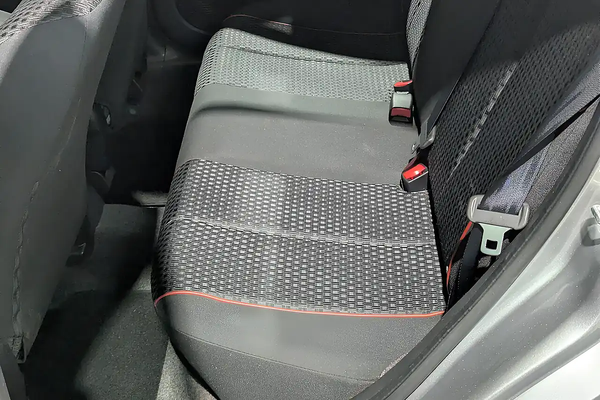 Used 2011 Mazda 2 Takuya Silver - Interior and Exterior details 17
