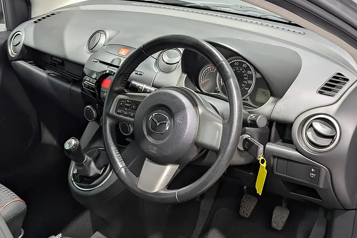 Used 2011 Mazda 2 Takuya Silver - Interior and Exterior details 2