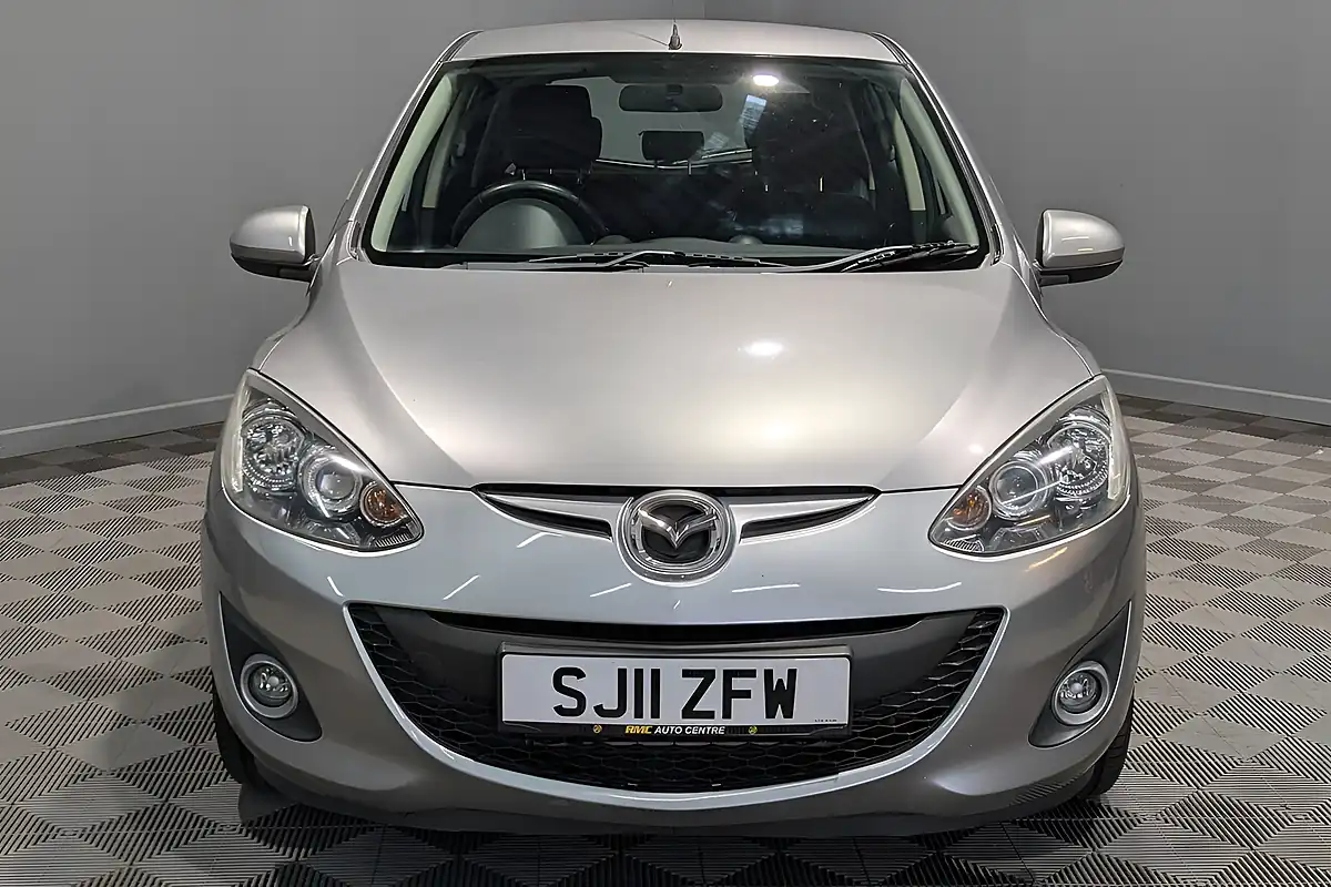 Used 2011 Mazda 2 Takuya Silver - Interior and Exterior details 5
