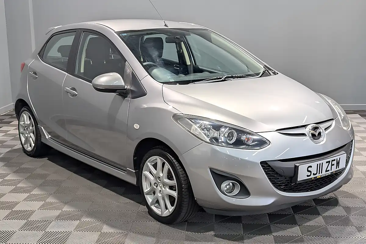 Used 2011 Mazda 2 Takuya Silver - Interior and Exterior details 6