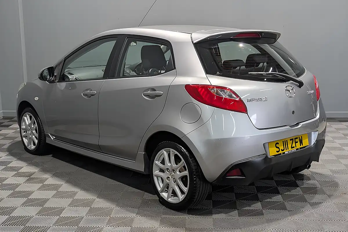 Used 2011 Mazda 2 Takuya Silver - Interior and Exterior details 9