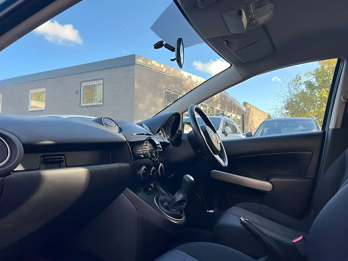 Used 2011 Mazda 2 Tamura Blue - Interior and Exterior details 14