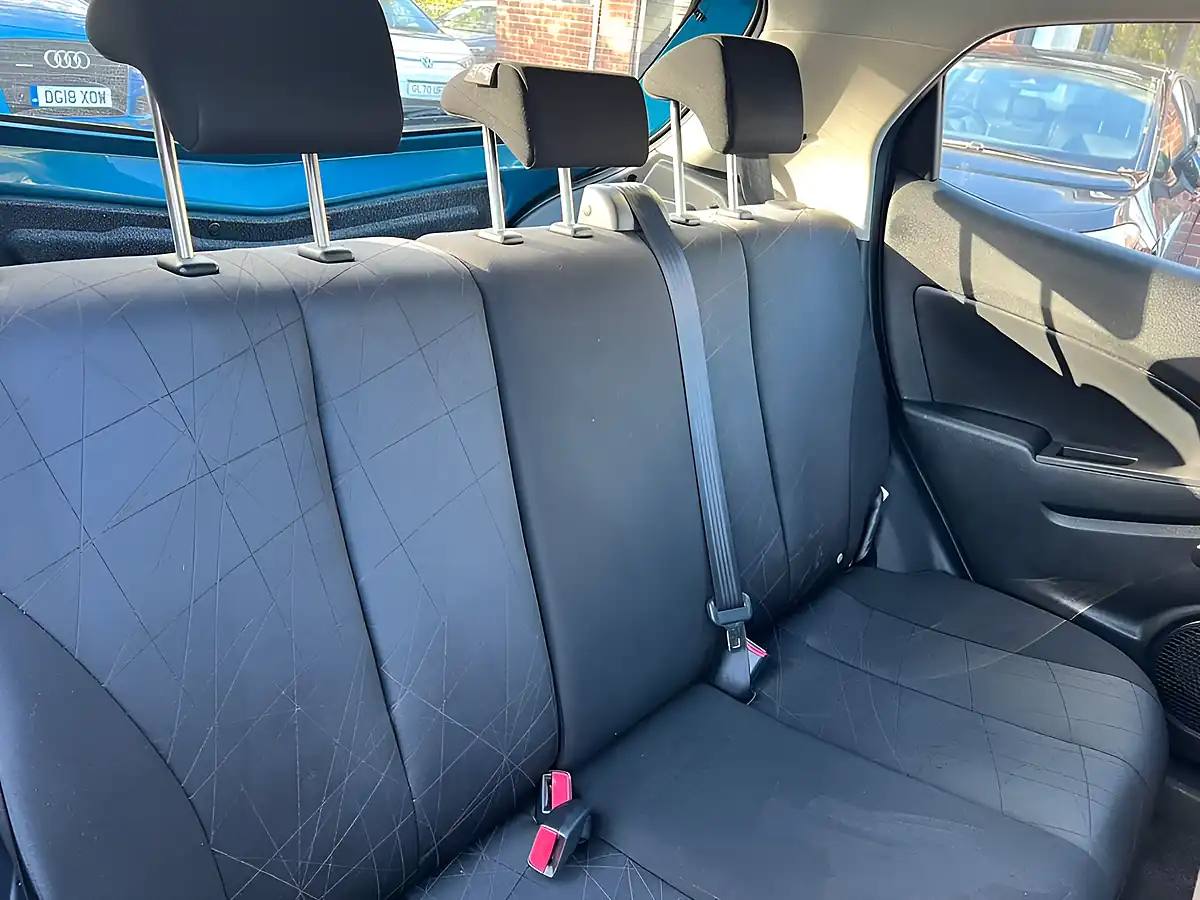 Used 2011 Mazda 2 Tamura Blue - Interior and Exterior details 17