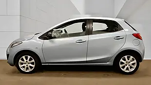 Used 2011 Mazda 2 TS2 Blue - Interior and Exterior details 4