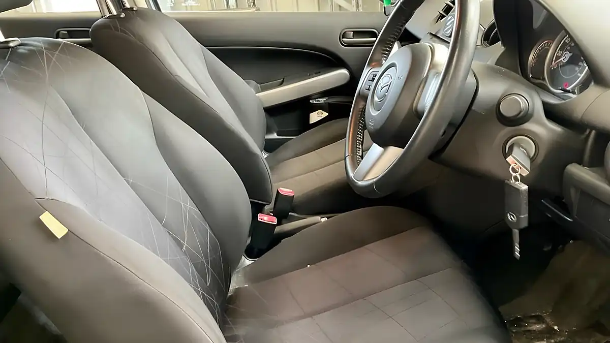 Used 2011 Mazda 2 TS2 Blue - Interior and Exterior details 9