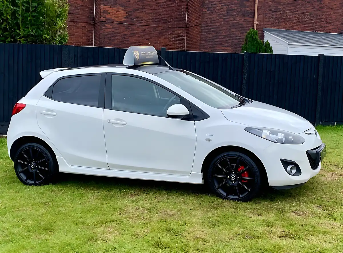 Used 2011 Mazda Mazda2 Black Limited Edition Crystal White - Interior and Exterior details 10