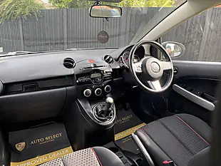 Used 2011 Mazda Mazda2 Black Limited Edition Crystal White - Interior and Exterior details 13