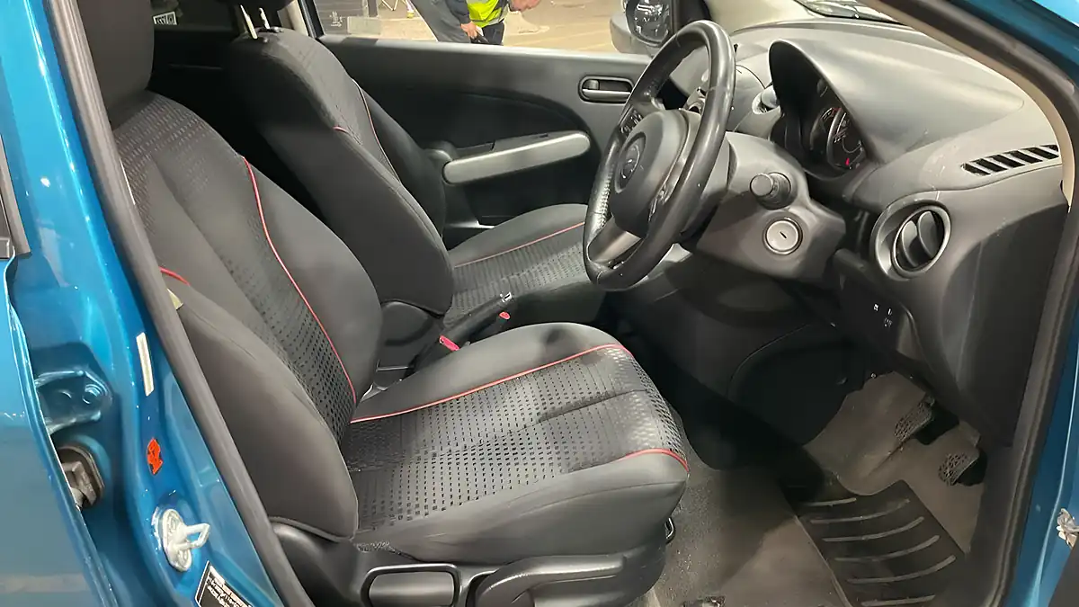 Used 2011 Mazda Mazda2 Sport Blue - Interior and Exterior details 7