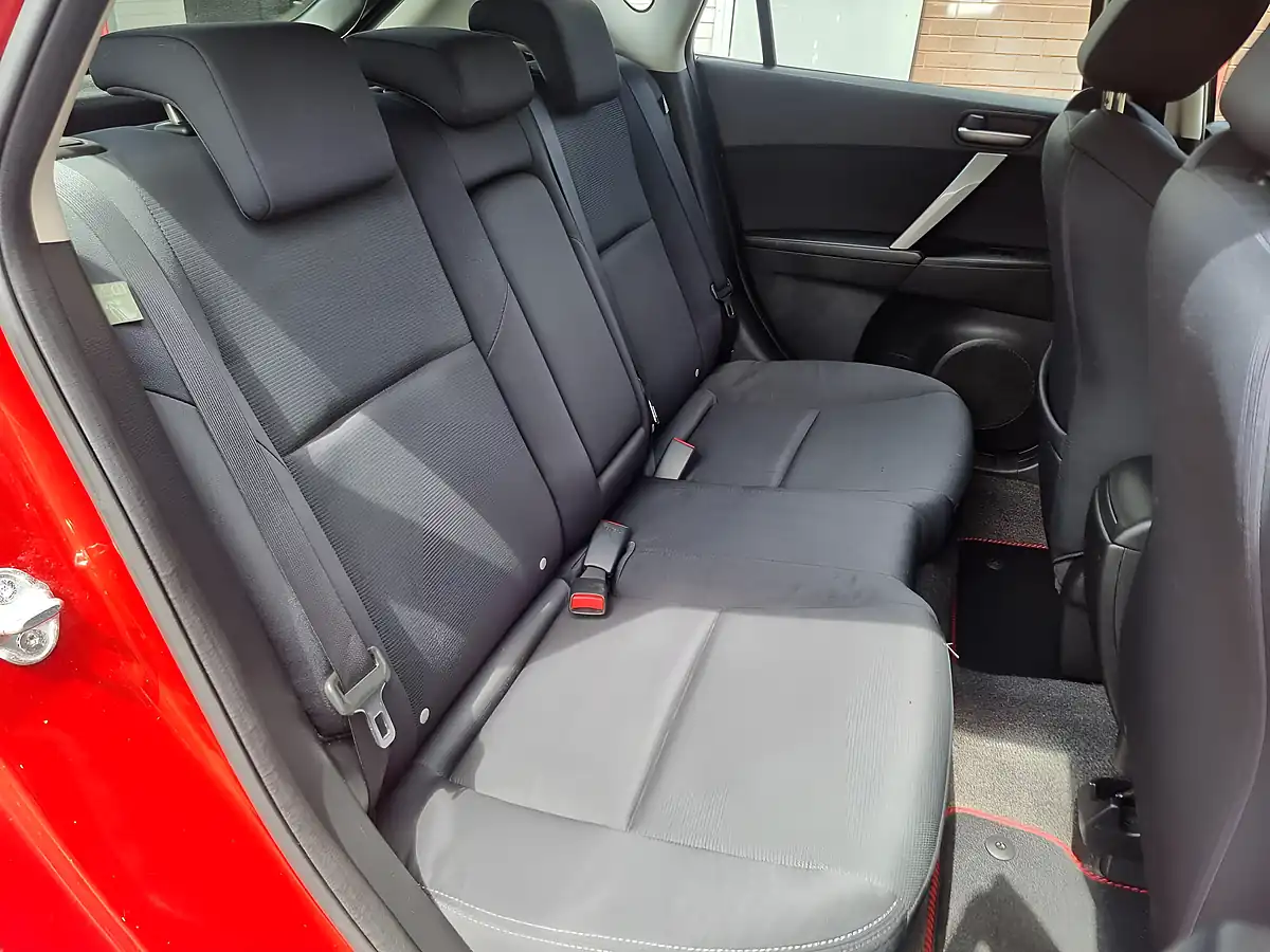 Used 2011 Mazda MAZDA3 Takuya Red - Interior and Exterior details 19