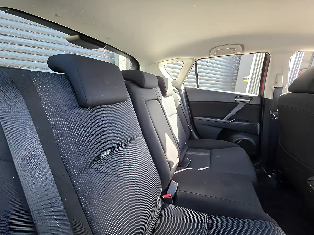 Used 2011 Mazda Mazda3 TS2 Red - Interior and Exterior details 3