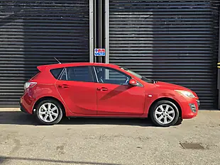 Used 2011 Mazda Mazda3 TS2 Red - Interior and Exterior details 6