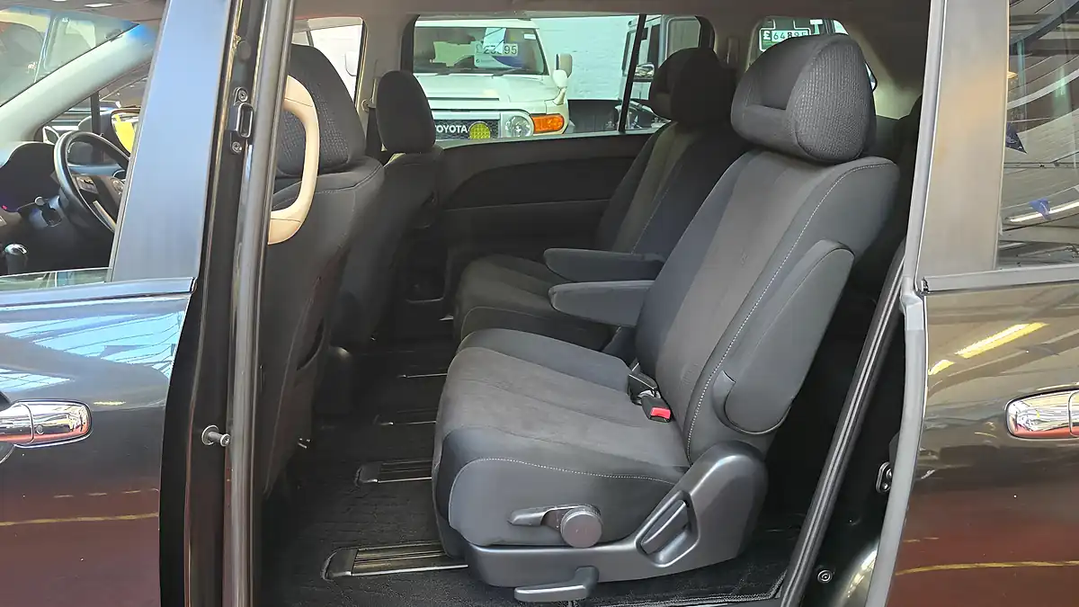 Used 2011 Mazda MPV MPV 7 Seats Ulez Free Grey - Interior and Exterior details 6