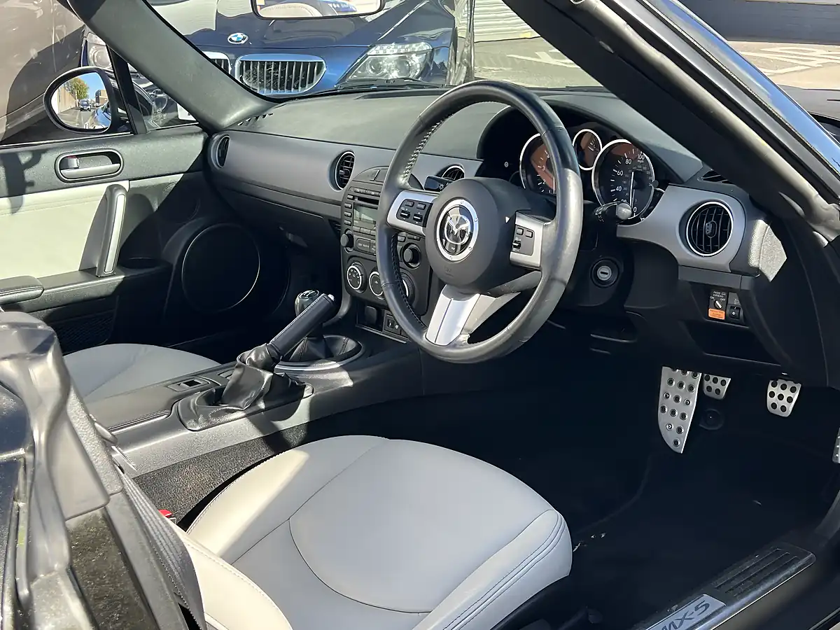 Used 2011 Mazda MX-5 Kendo Black - Interior and Exterior details 12