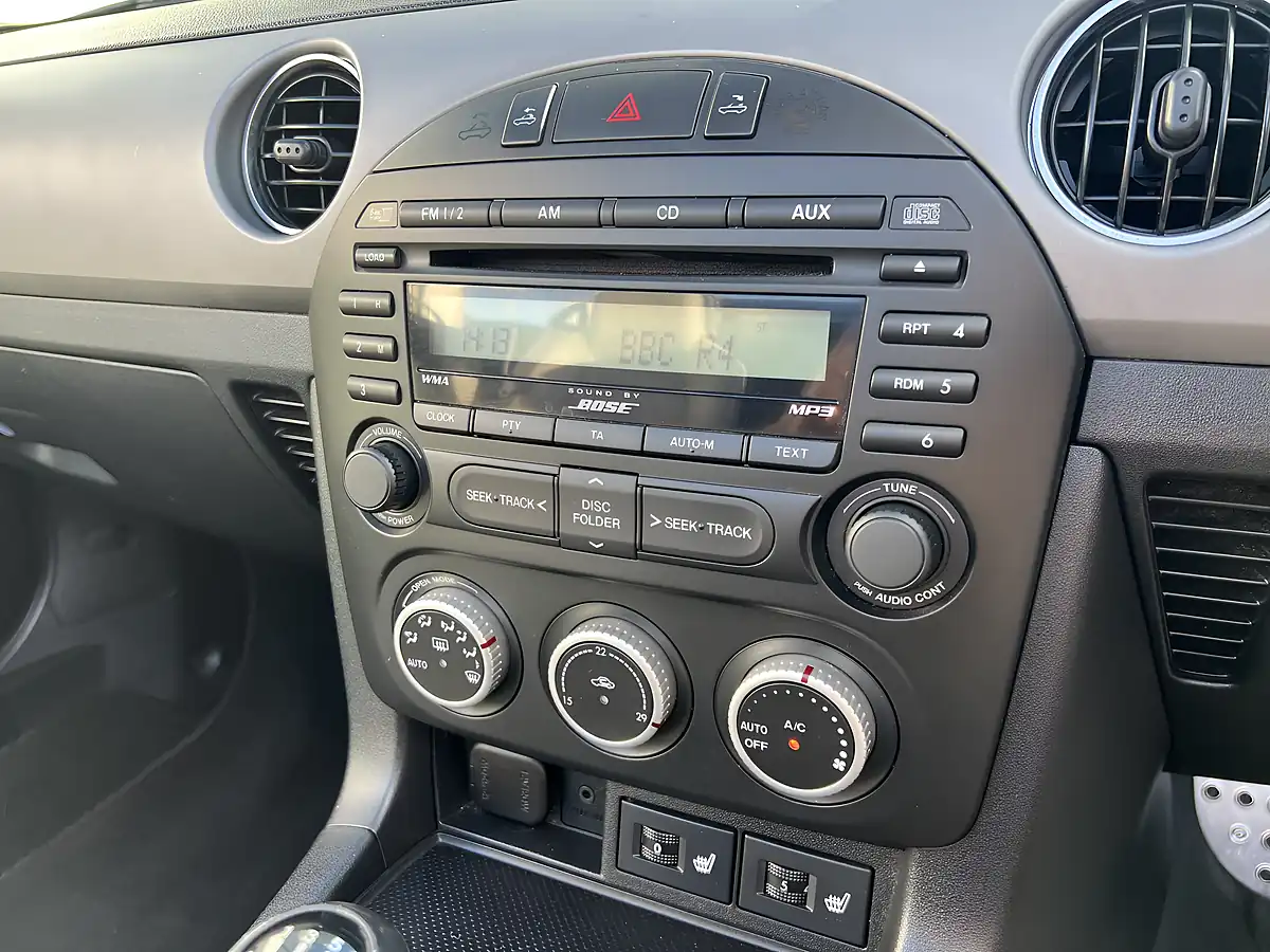 Used 2011 Mazda MX-5 Kendo Black - Interior and Exterior details 14