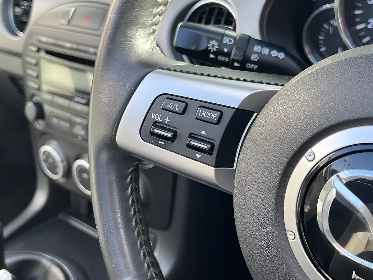 Used 2011 Mazda MX-5 Kendo Black - Interior and Exterior details 16