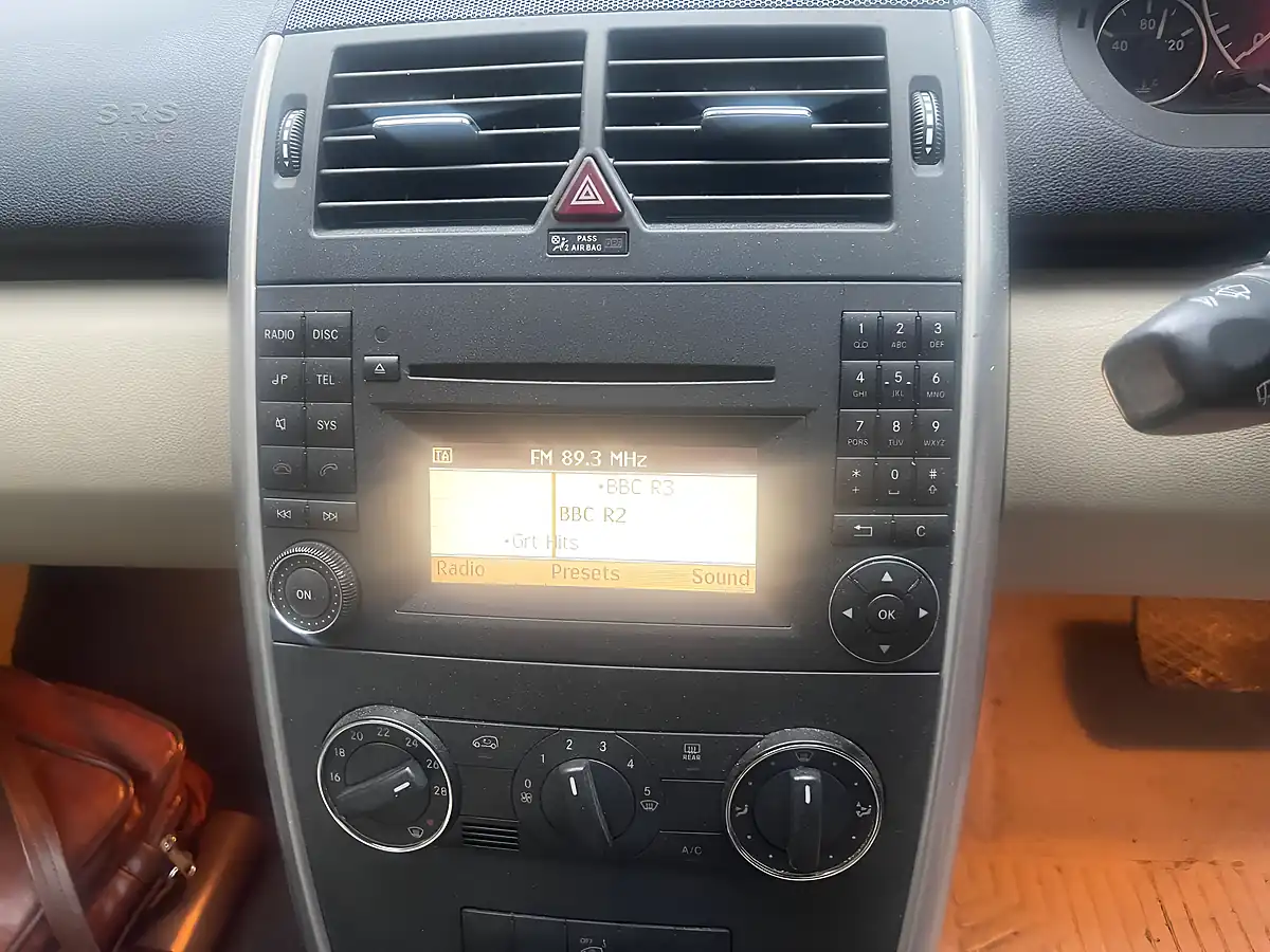 Used 2011 Mercedes-Benz a Class Avantgarde Se Black - Interior and Exterior details 7