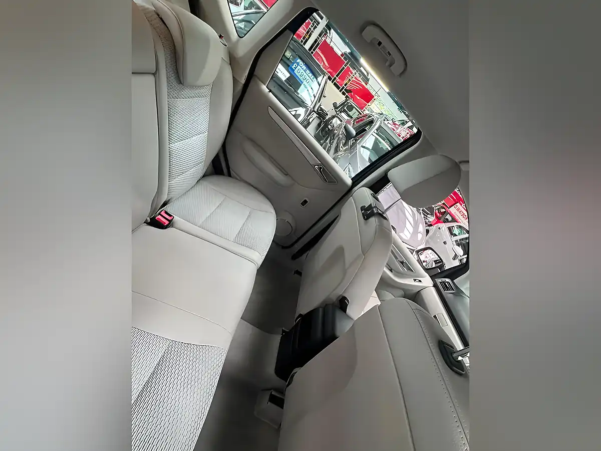 Used 2011 Mercedes-Benz a Class Avantgarde Se Blue - Interior and Exterior details 14