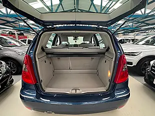 Used 2011 Mercedes-Benz a Class Avantgarde Se Blue - Interior and Exterior details 16