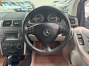 Used 2011 Mercedes-Benz a Class Avantgarde Se Blue - Interior and Exterior details 18