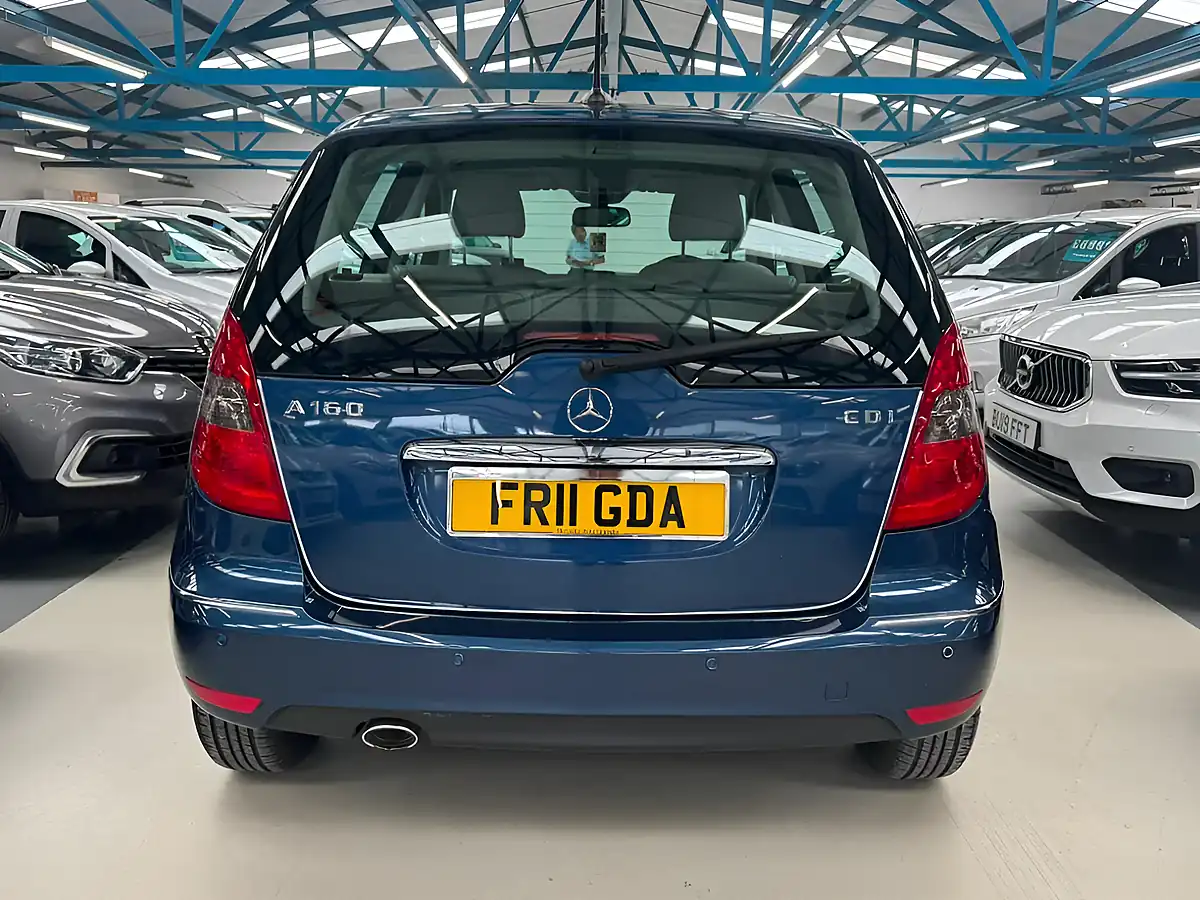 Used 2011 Mercedes-Benz a Class Avantgarde Se Blue - Interior and Exterior details 4