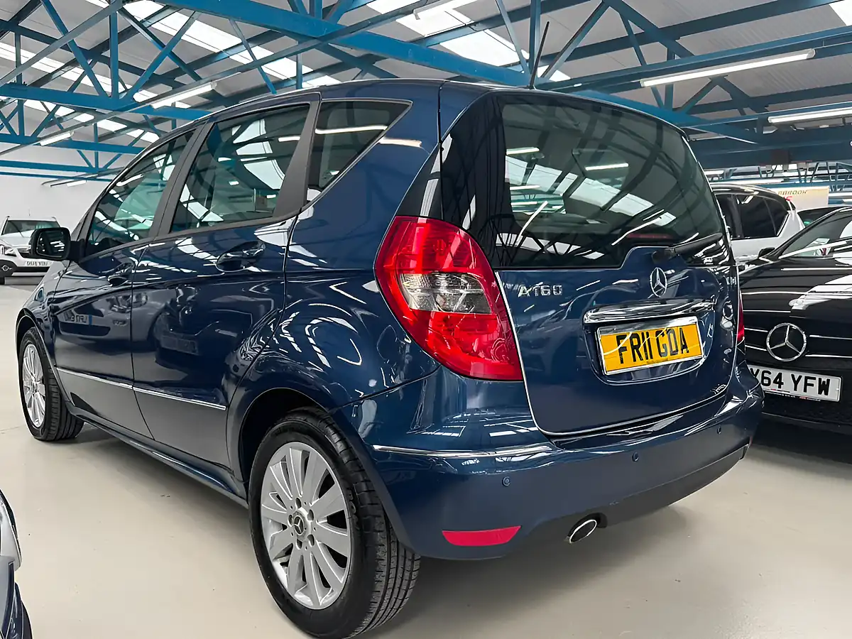 Used 2011 Mercedes-Benz a Class Avantgarde Se Blue - Interior and Exterior details 6