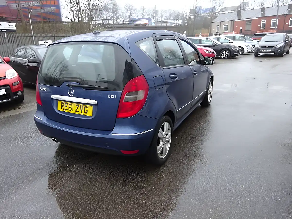 Used 2011 Mercedes-Benz a Class Avantgarde Se Blue - Interior and Exterior details 8