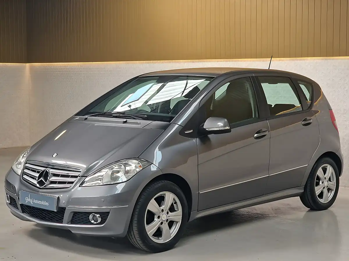 Used 2011 Mercedes-Benz a-Class Avantgarde Se Mountain Grey - Interior and Exterior details 16