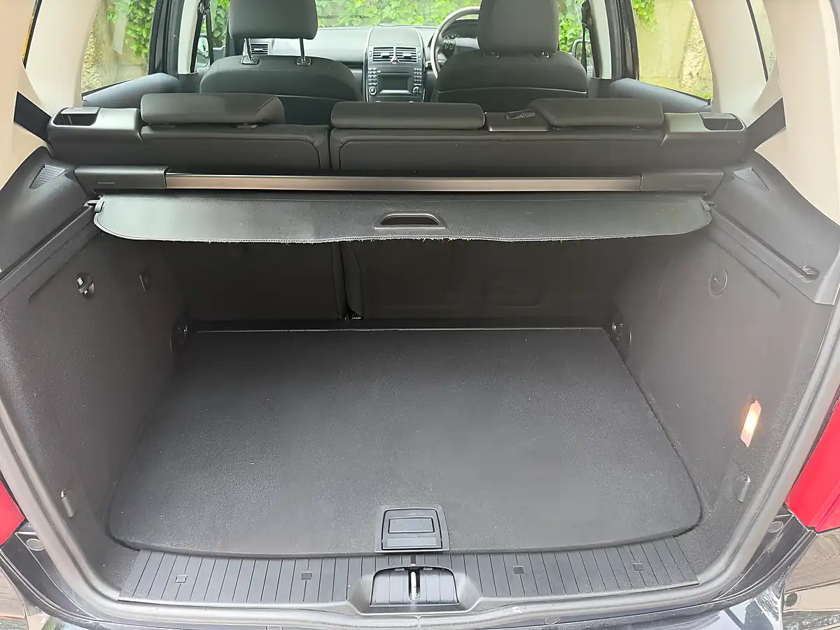 Used 2011 Mercedes-Benz a Class Classic Se Black - Interior and Exterior details 9