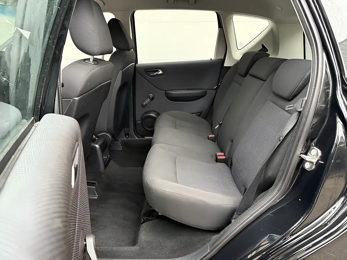 Used 2011 Mercedes-Benz a Class Classic Se Black - Interior and Exterior details 12