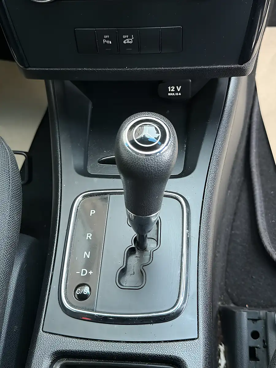 Used 2011 Mercedes-Benz a Class Classic Se Black - Interior and Exterior details 17