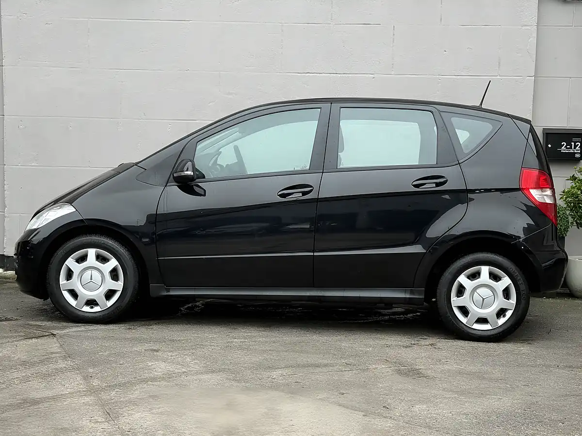 Used 2011 Mercedes-Benz a Class Classic Se Black - Interior and Exterior details 5