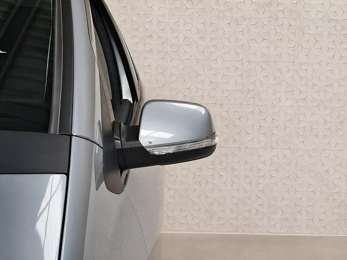 Used 2011 Mercedes-Benz a-Class Classic Se Horizon Blue - Interior and Exterior details 12