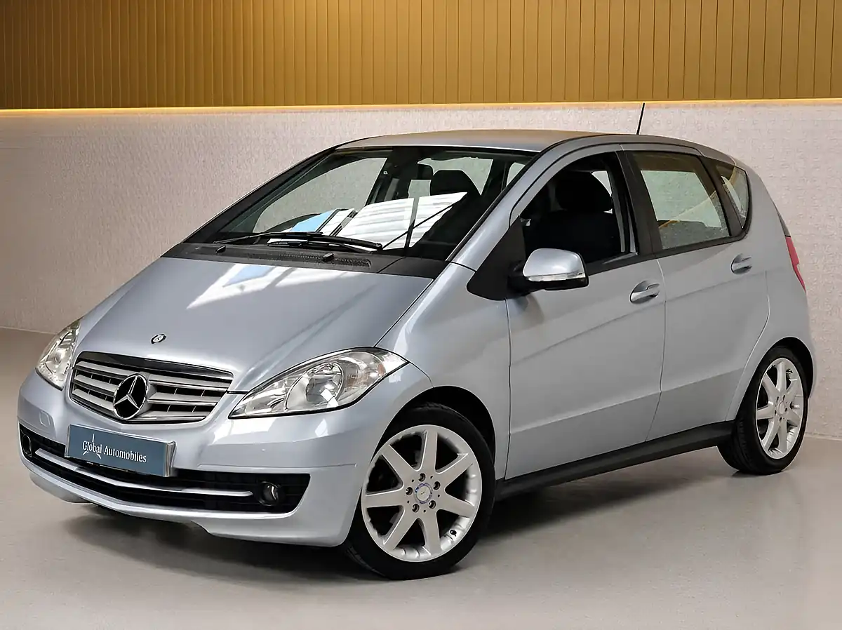 Used 2011 Mercedes-Benz a-Class Classic Se Horizon Blue - Interior and Exterior details 15