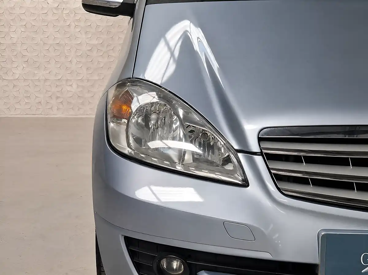 Used 2011 Mercedes-Benz a-Class Classic Se Horizon Blue - Interior and Exterior details 5