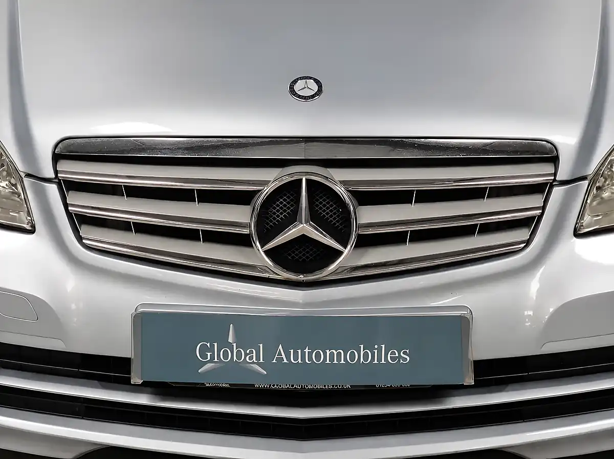 Used 2011 Mercedes-Benz a-Class Classic Se Horizon Blue - Interior and Exterior details 6
