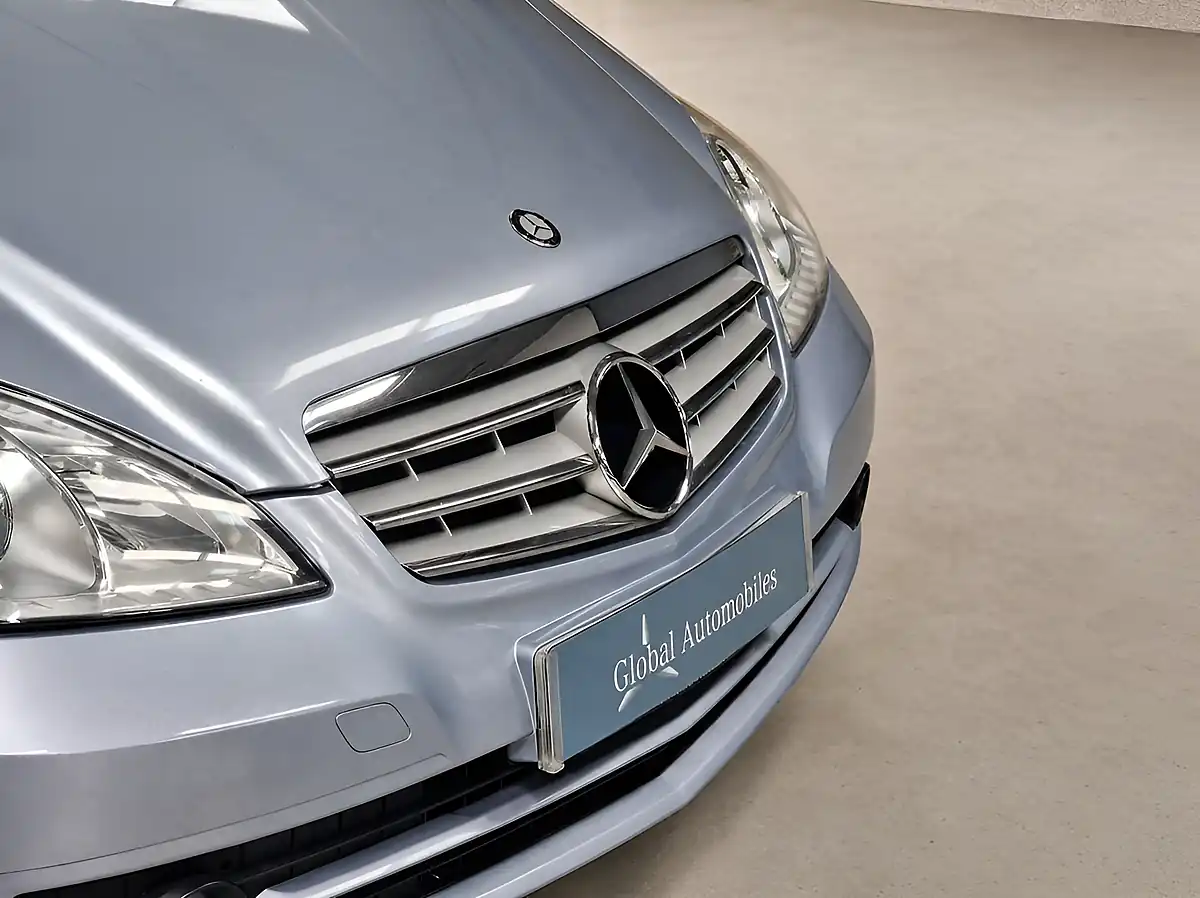 Used 2011 Mercedes-Benz a-Class Classic Se Horizon Blue - Interior and Exterior details 8