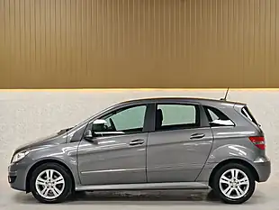 Used 2011 Mercedes-Benz B-Class Se Mountain Grey - Interior and Exterior details 16