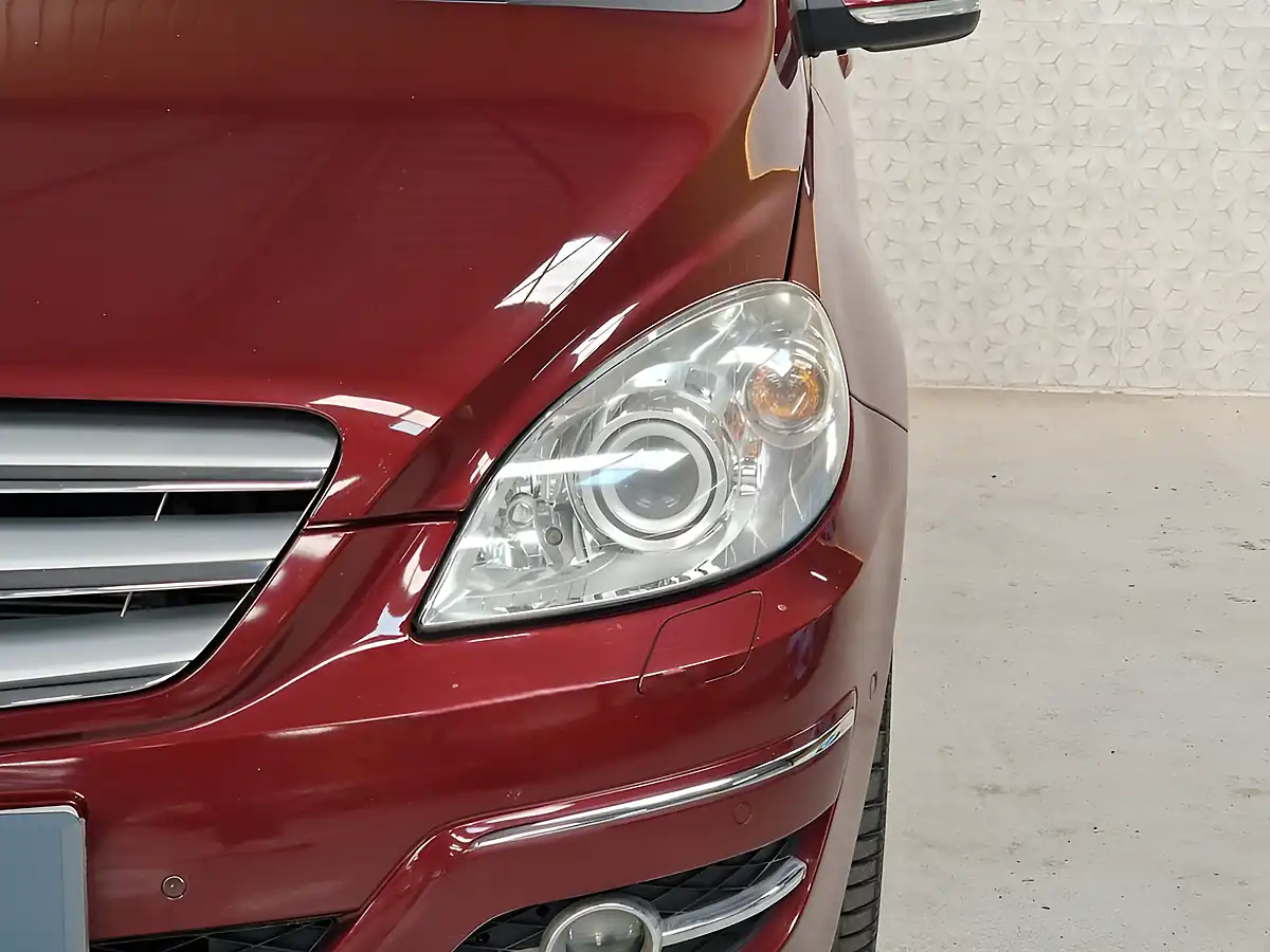 Used 2011 Mercedes-Benz B-Class Sport Saturn Red Metallic - Interior and Exterior details 9
