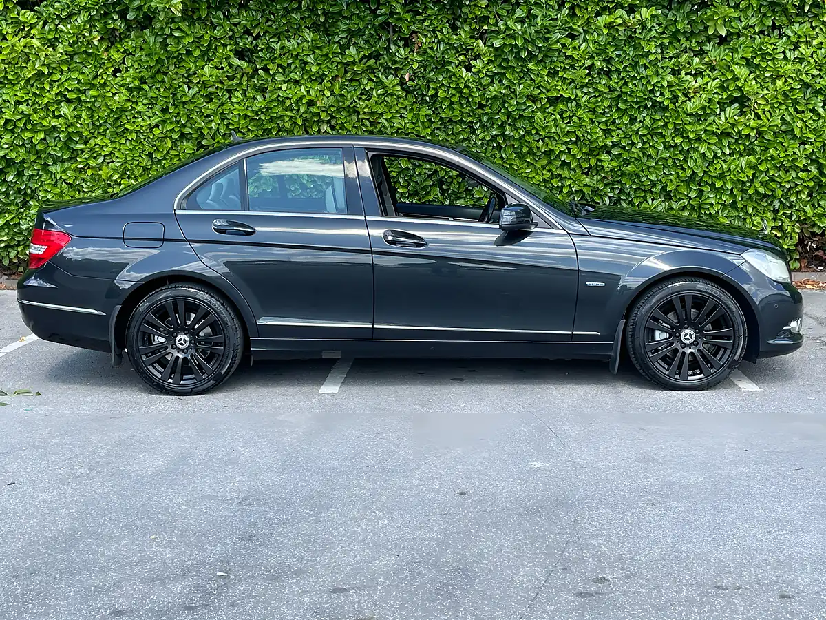Used 2011 Mercedes-Benz C Class Elegance Magnetite Black - Interior and Exterior details 9