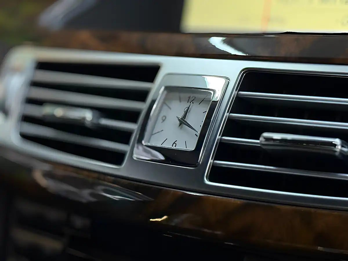Used 2011 Mercedes-Benz Cls 13X Services, Sat Nav & Leather Silver - Interior and Exterior details 18