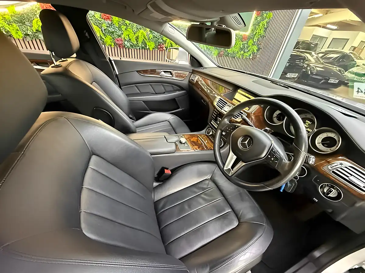 Used 2011 Mercedes-Benz Cls Blueefficiency [13X Services, Sat Nav & Leather] Silver - Interior and Exterior details 10