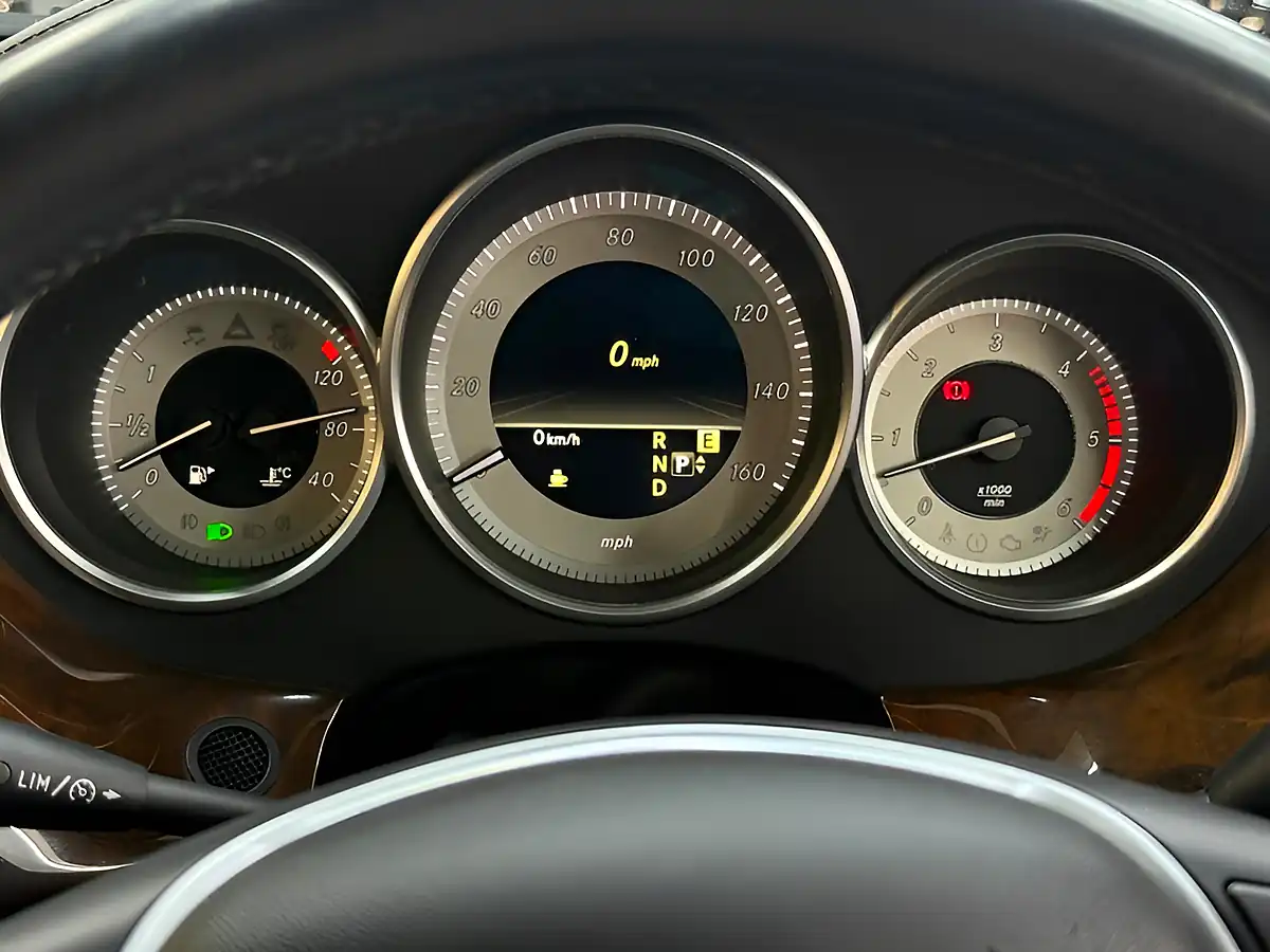 Used 2011 Mercedes-Benz Cls Blueefficiency [13X Services, Sat Nav & Leather] Silver - Interior and Exterior details 12
